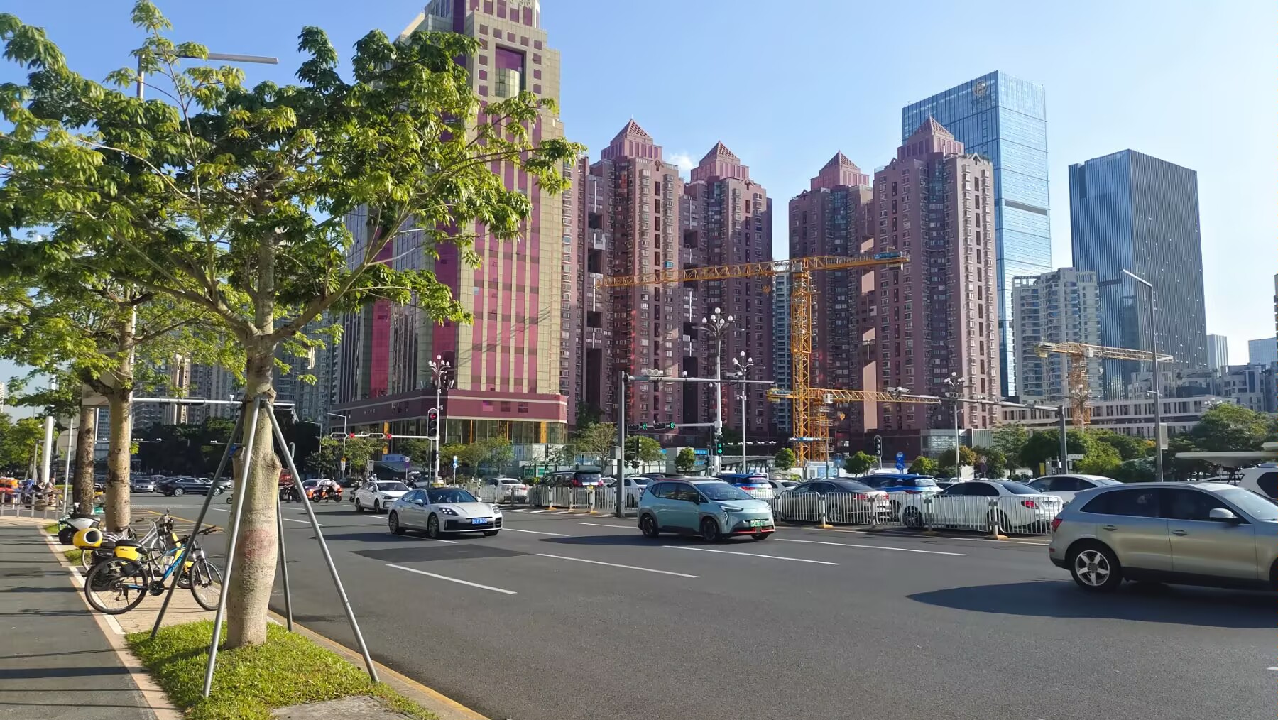 莲花山公园附近